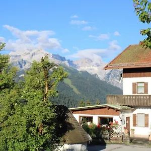 Pfeiffer Alm Am Sonnenhang Mit Blick Auf Zugspitze Guest house Garmisch-Partenkirchen